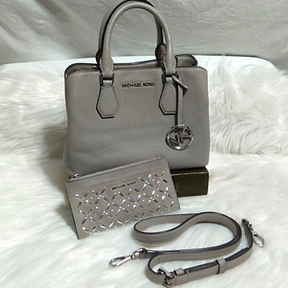 Michael Kors Handbags - LAST DROP! GUC Authentic Michael Kors Crossbody Bag W/Matching Wallet Bundle